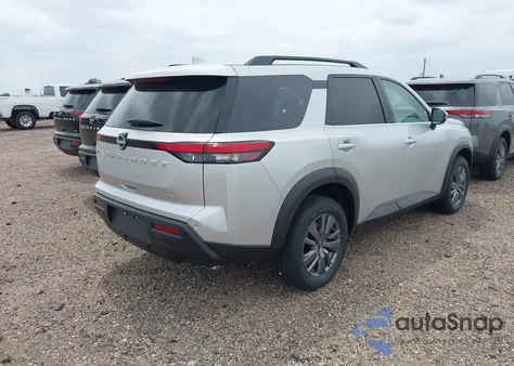 2025 Nissan Pathfinder Sv 4Wd z USA, uszkodzony, nr VIN 5N1DR3BCXSC257650